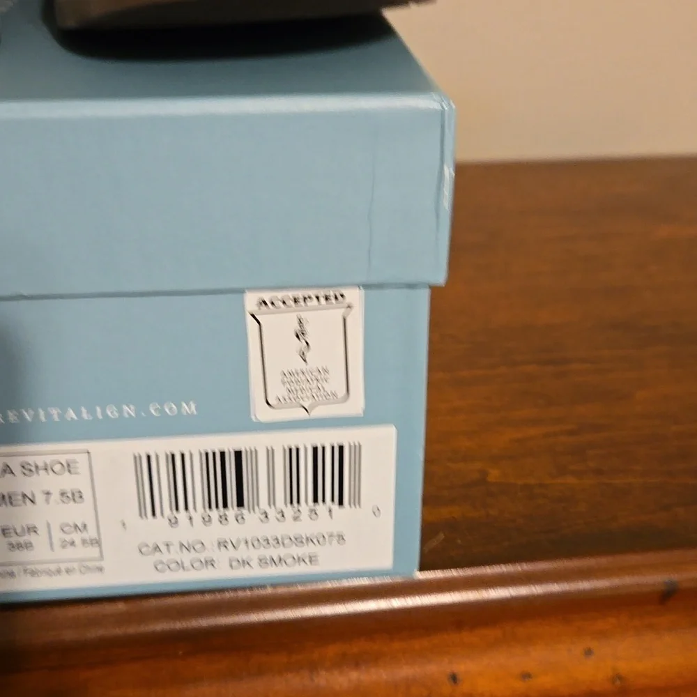 Revitalign Bella shoe, 7.5, Smoke Grey, APMA accepted, removable insole - Picture 2 of 9